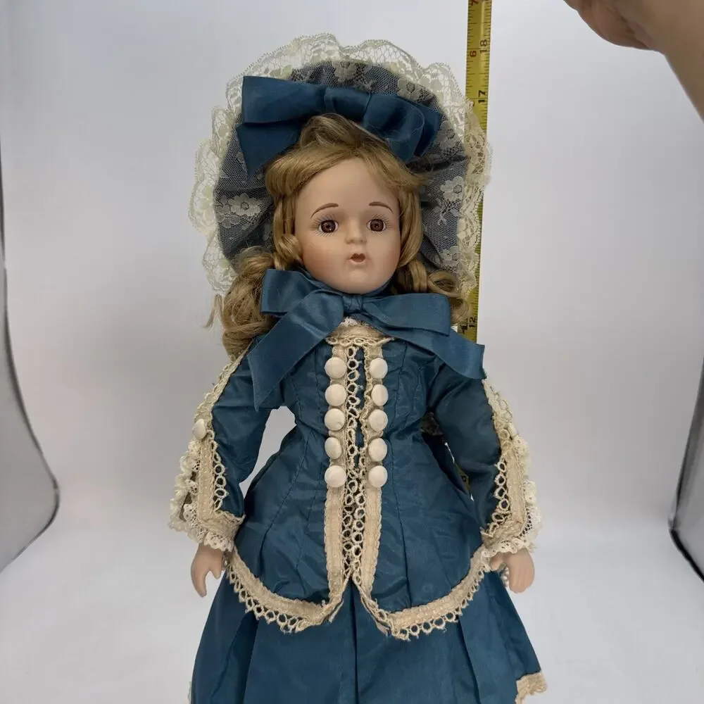 Nicole 1988 The Hamilton Collection Reproduction Doll in blue Numbered + Stand